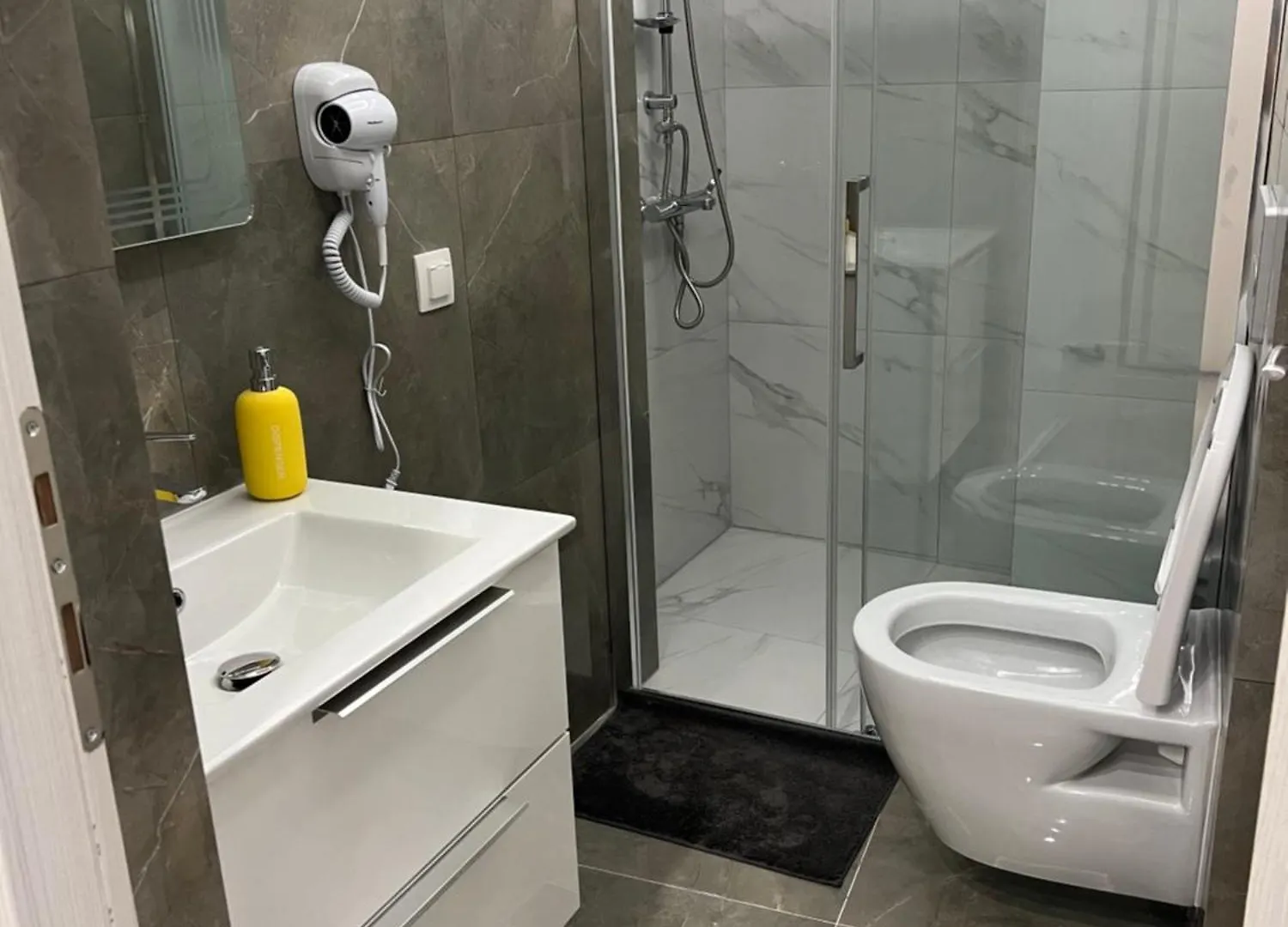 Km52 Luxury Apartment Tesalónica